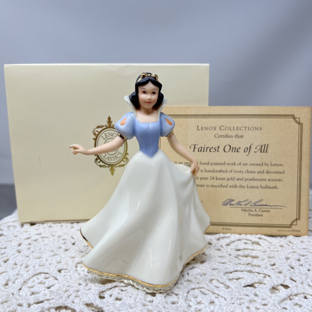 Lenox Disney Snow White Porcelain Figurine Fairest One of All W/ COA And Box